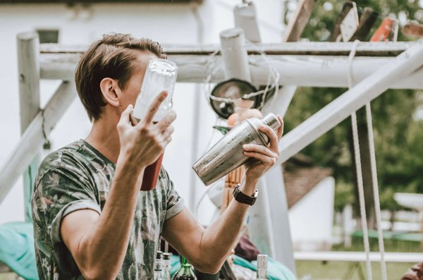 Comment organiser une soirée de cocktails à base de mezcal dans un bar mexicain?